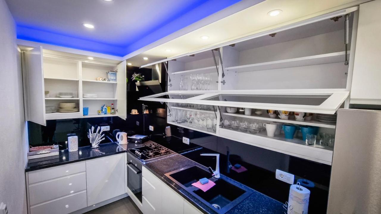 Deluxe Apartment F & M Tučepi Zewnętrze zdjęcie