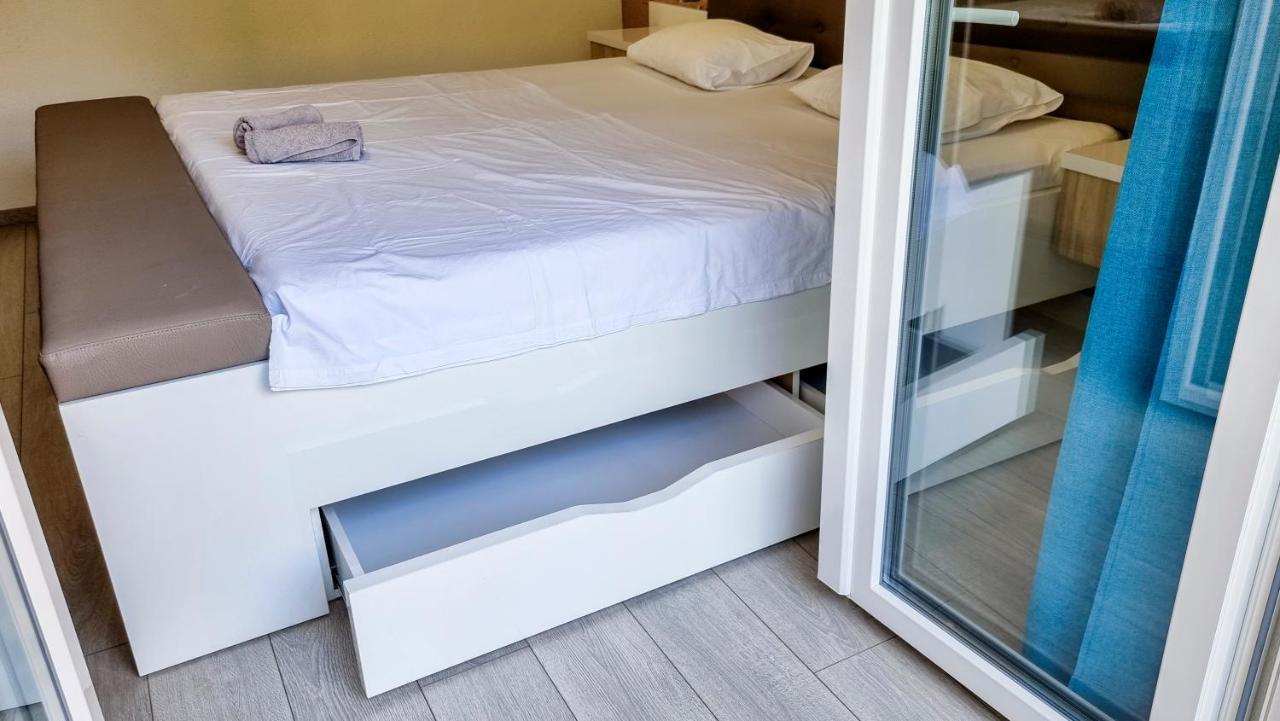 Deluxe Apartment F & M Tučepi Zewnętrze zdjęcie
