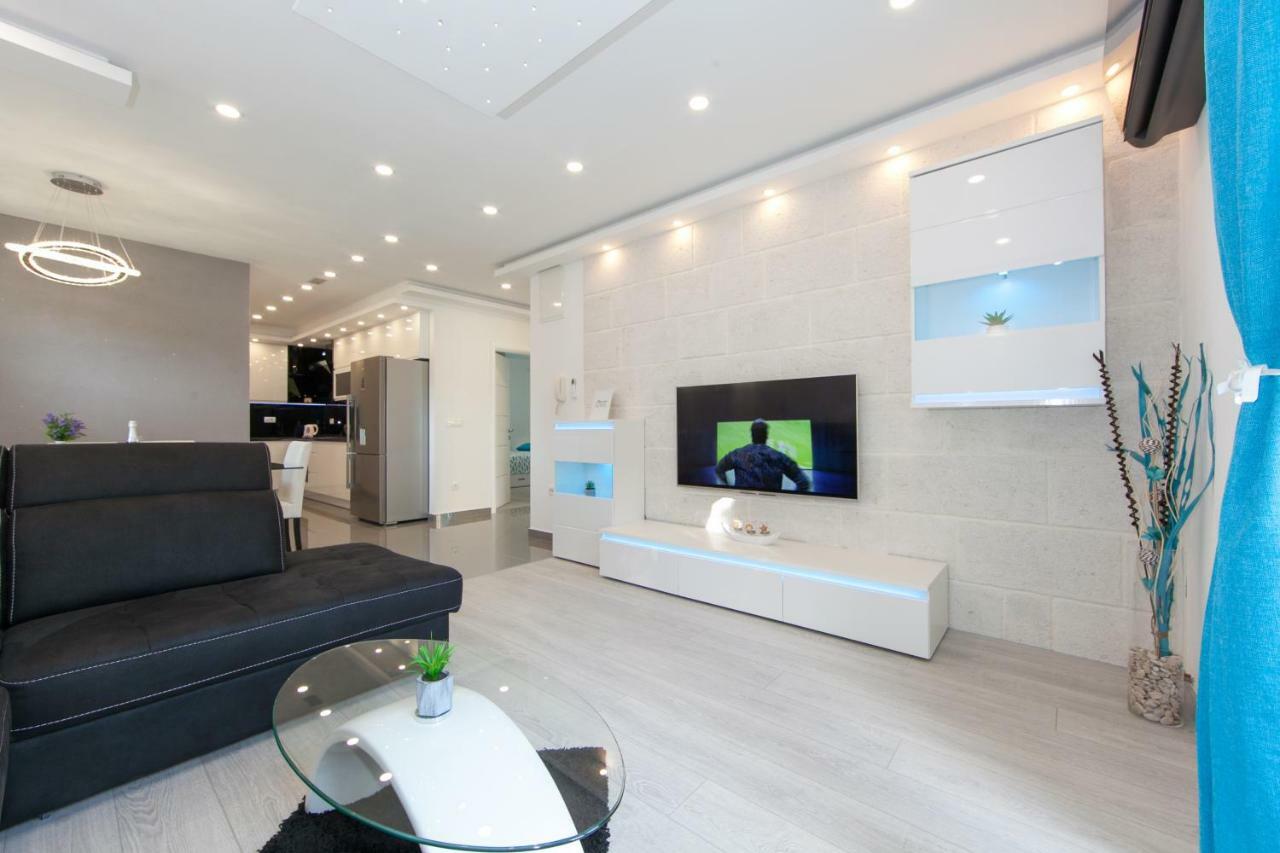 Deluxe Apartment F & M Tučepi Zewnętrze zdjęcie