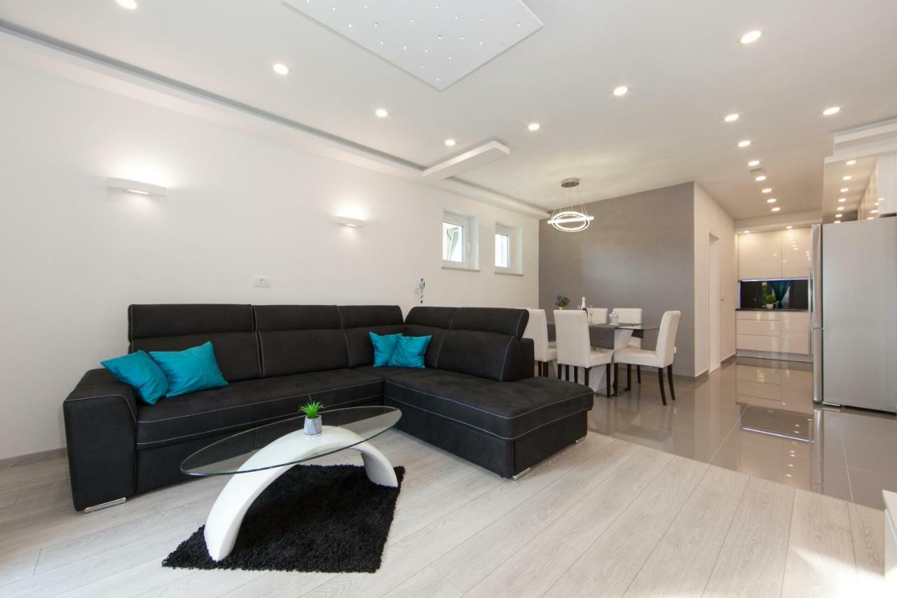 Deluxe Apartment F & M Tučepi Zewnętrze zdjęcie